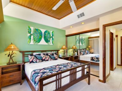 Two Bedrooms Oceanfront Condo in Lahaina Two Bedrooms Oceanfront Condo in Lahaina