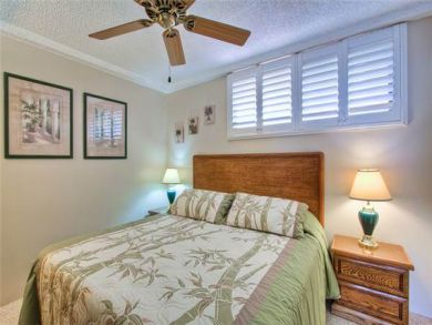 Lahaina Vacation Condo Sleeps Two Guests.