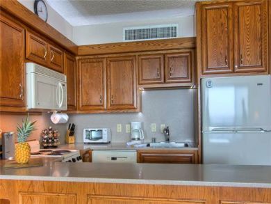 Lahaina Vacation Condo Sleeps Two Guests.