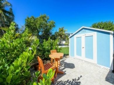 Brandenton Beach Vacation Home Sleeps Five Guests.