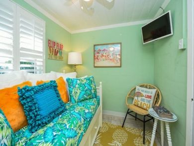 Brandenton Beach Vacation Home Sleeps Five Guests.