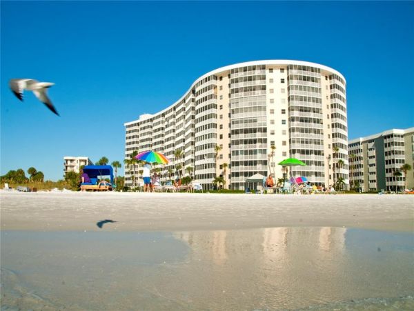 Siesta Key Vacation Condo Sleeps Six Guests Gulf Views