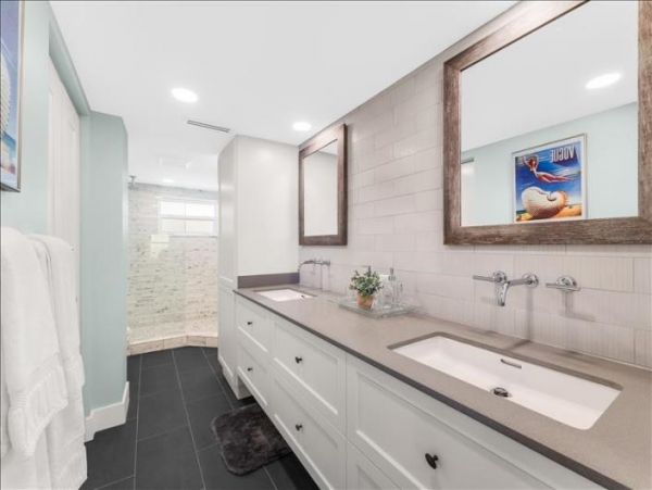 Siesta Key Vacation Condo Sleeps Six Guests Gulf Views