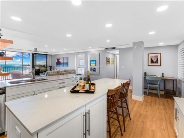 Siesta Key Vacation Condo Sleeps Six Guests Gulf Views