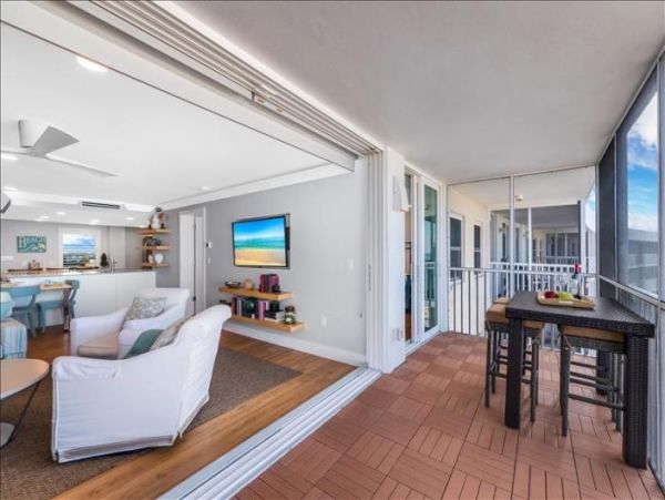 Siesta Key Vacation Condo Sleeps Six Guests Gulf Views