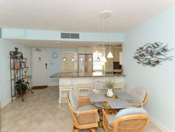Siesta Key Beachfront Vacation Condo, Two Bedrooms