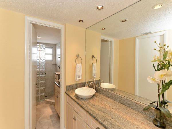 Siesta Key Beachfront Vacation Condo, Two Bedrooms