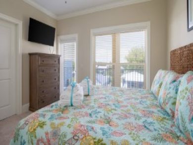 Panama City Vacation Townhouse Sleeps Twelve Guests. Panama City Vacation Townhouse Sleeps Twelve Guests.
