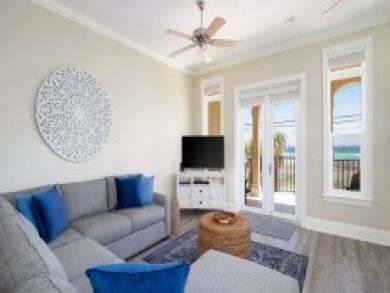 Panama City Vacation Townhouse Sleeps Twelve Guests. Panama City Vacation Townhouse Sleeps Twelve Guests.