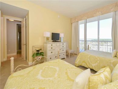 Destin Beachfront Rental Condo, Three Bedrooms