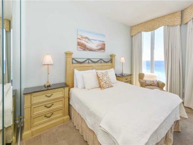 Destin Beachfront Rental Condo, Three Bedrooms