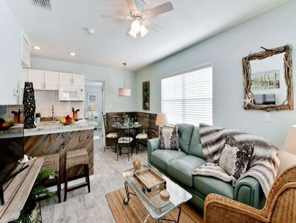 Holmes Beach vacation Duplex Sleeps Four Guests