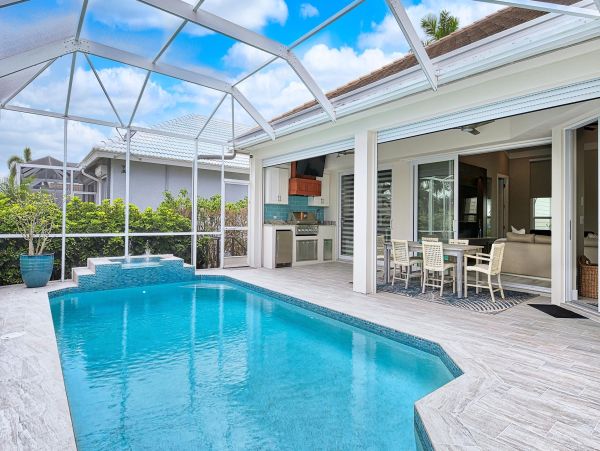 Four Bedroom Luxurious Coastal Villa in Marco Island