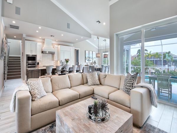 Four Bedroom Luxurious Coastal Villa in Marco Island