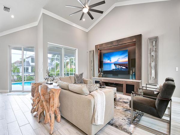 Four Bedroom Luxurious Coastal Villa in Marco Island