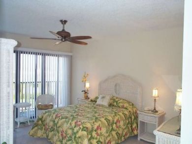 Brandenton Beach Vacation Condo Sleeps Four Guests.