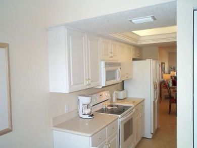 Brandenton Beach Vacation Condo Sleeps Four Guests.