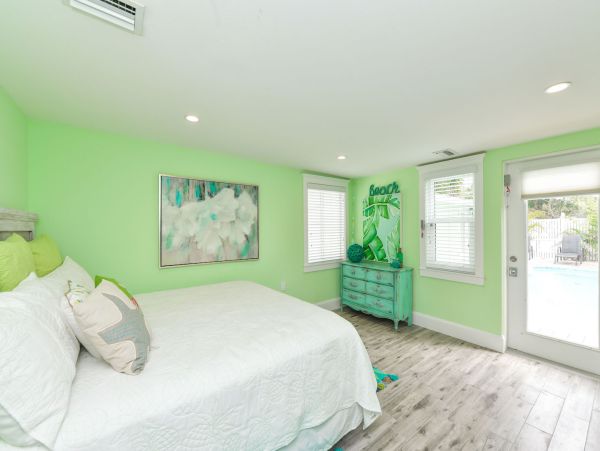 Coastal Retreat on Anna Maria Island - Four Bedroom Pool Home