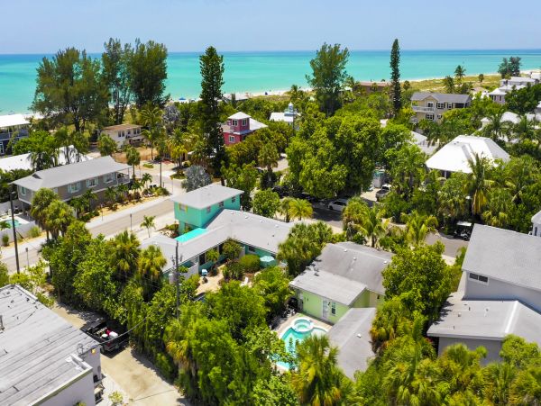 Coastal Retreat on Anna Maria Island - Four Bedroom Pool Home