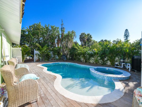 Coastal Retreat on Anna Maria Island - Four Bedroom Pool Home