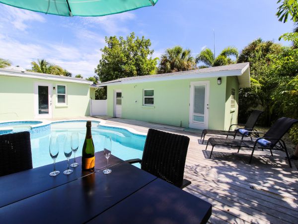 Coastal Retreat on Anna Maria Island - Four Bedroom Pool Home