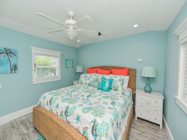 Coastal Retreat on Anna Maria Island - Four Bedroom Pool Home