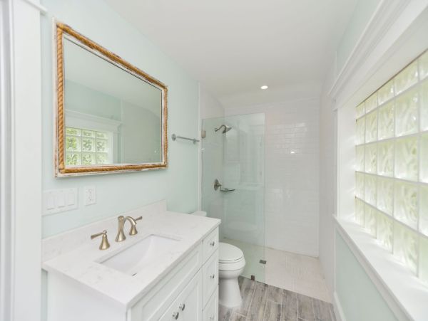 Coastal Retreat on Anna Maria Island - Four Bedroom Pool Home