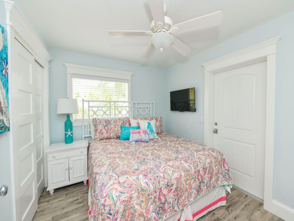 Coastal Retreat on Anna Maria Island - Four Bedroom Pool Home