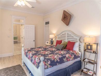 Santa Rosa Beach Vacation Home Sleeps Sixteen Guests.