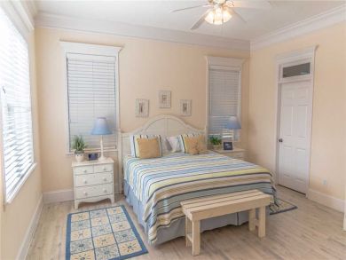 Santa Rosa Beach Vacation Home Sleeps Sixteen Guests.