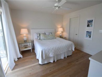 Grayton Beach Vacation Home Sleeps Ten Guests.