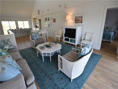 Grayton Beach Vacation Home Sleeps Ten Guests.