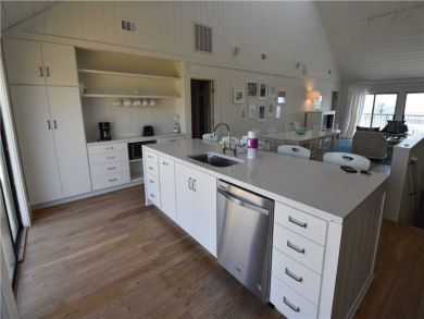Grayton Beach Vacation Home Sleeps Ten Guests.