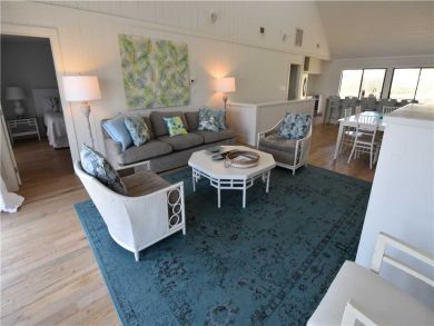 Grayton Beach Vacation Home Sleeps Ten Guests.