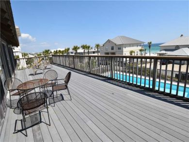 Grayton Beach Vacation Home Sleeps Ten Guests.