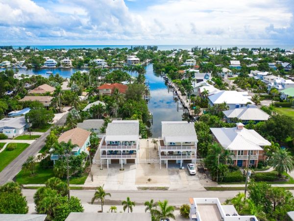 Anna Maria Island Luxury Vacation Home Sleeps Eight Guests