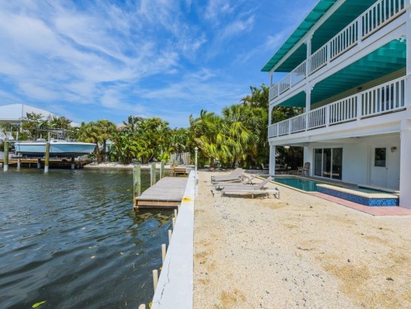 Anna Maria Island Luxury Vacation Home Sleeps Eight Guests