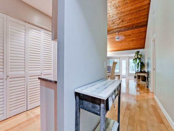 Bradenton Vacation Condo Close to Beach Sleeps Four Guests.