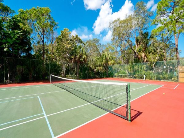 Bradenton Vacation Condo Close to Beach Sleeps Four Guests.