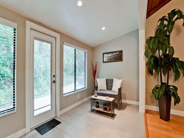 Bradenton Vacation Condo Close to Beach Sleeps Four Guests.