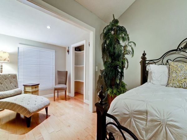 Bradenton Vacation Condo Close to Beach Sleeps Four Guests.