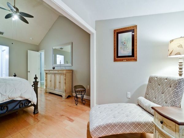 Bradenton Vacation Condo Close to Beach Sleeps Four Guests.