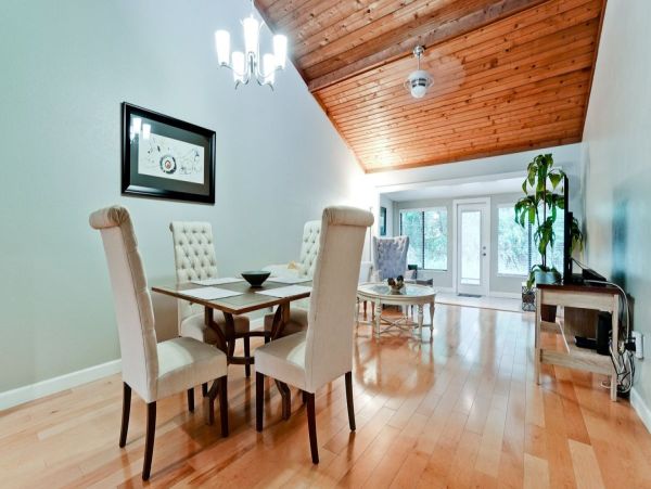 Bradenton Vacation Condo Close to Beach Sleeps Four Guests.
