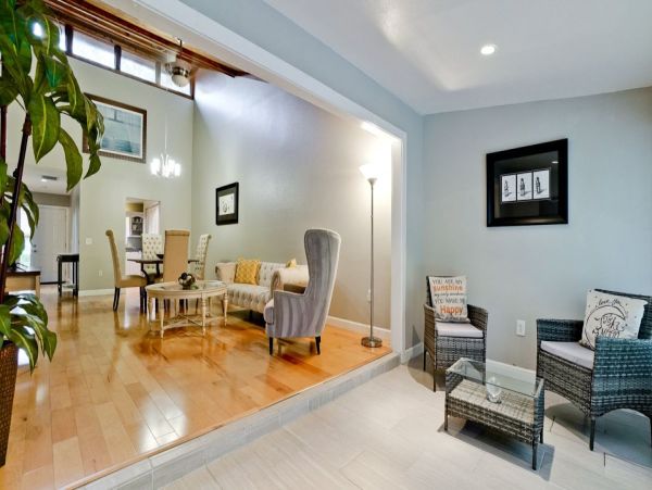 Bradenton Vacation Condo Close to Beach Sleeps Four Guests.