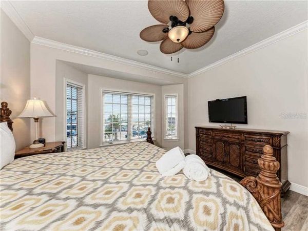 Bradenton Beach Townhome Across From Beach Bay View