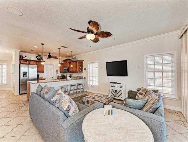 Bradenton Beach Townhome Across From Beach Bay View