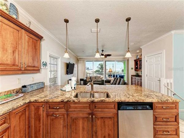 Bradenton Beach Townhome Across From Beach Bay View