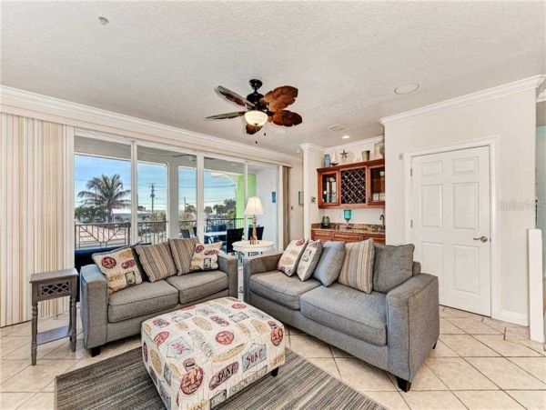 Bradenton Beach Townhome Across From Beach Bay View