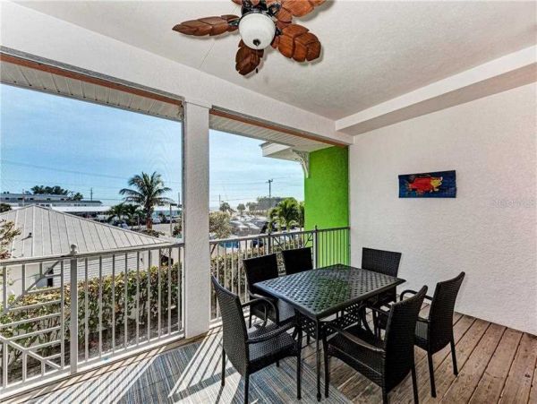 Bradenton Beach Townhome Across From Beach Bay View