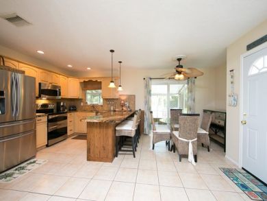 A lovely Bradenton Rental Short Drive to Anna Maria Beaches.
